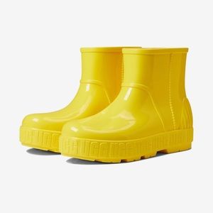 New in box UGG women’s drizlita rain bootie